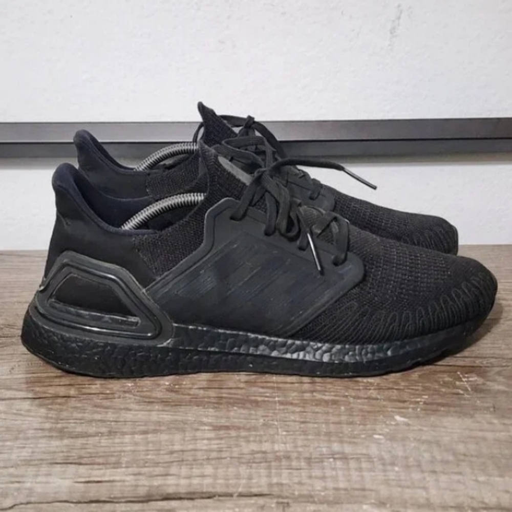 Men sports shoes